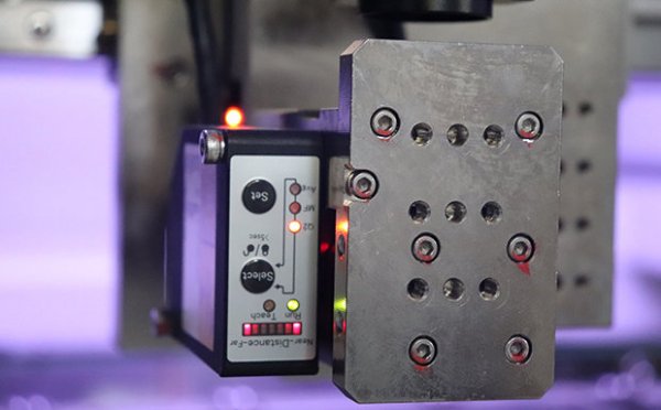 高速喷射式点胶技术的应用